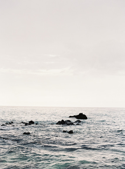 Vintage botanical wedding at Puakea Ranch in Hawaii