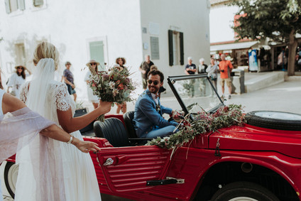Authenic festive farm wedding in Saintes-Maries-de-la-Mer, Provence