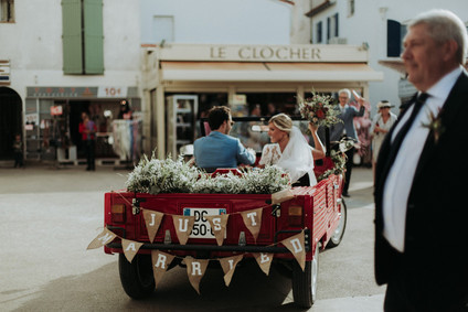 Authenic festive farm wedding in Saintes-Maries-de-la-Mer, Provence