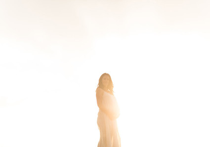 beachside maternity photos