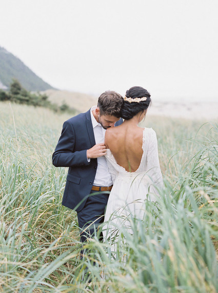 pastel seaside wedding inspiration on the Oregon Coast