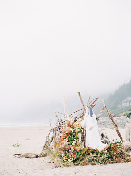 pastel seaside wedding inspiration on the Oregon Coast