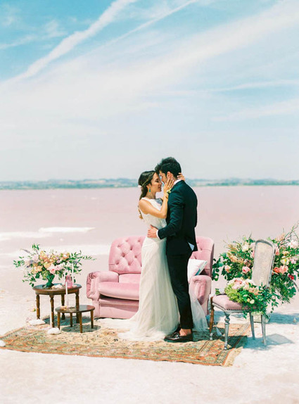 Fancy elopement inspiration at La Laguna Rosa de Torrevieja in Spain Inspiration