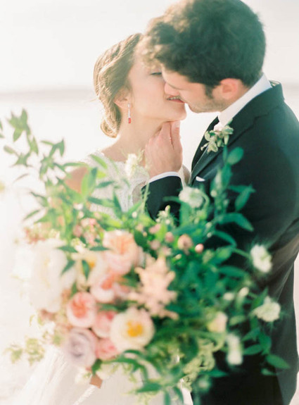 Fancy elopement inspiration at La Laguna Rosa de Torrevieja in Spain Inspiration