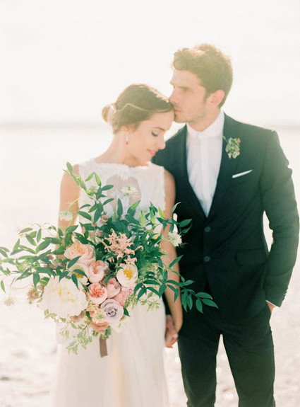 Fancy elopement inspiration at La Laguna Rosa de Torrevieja in Spain Inspiration