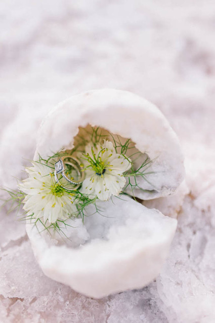 Fancy elopement inspiration at La Laguna Rosa de Torrevieja in Spain Inspiration