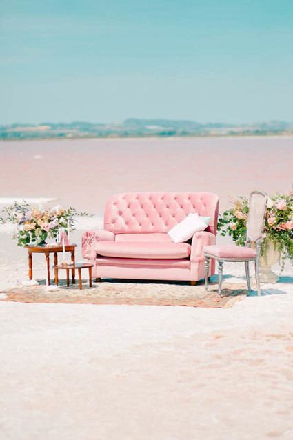 Fancy elopement inspiration at La Laguna Rosa de Torrevieja in Spain Inspiration