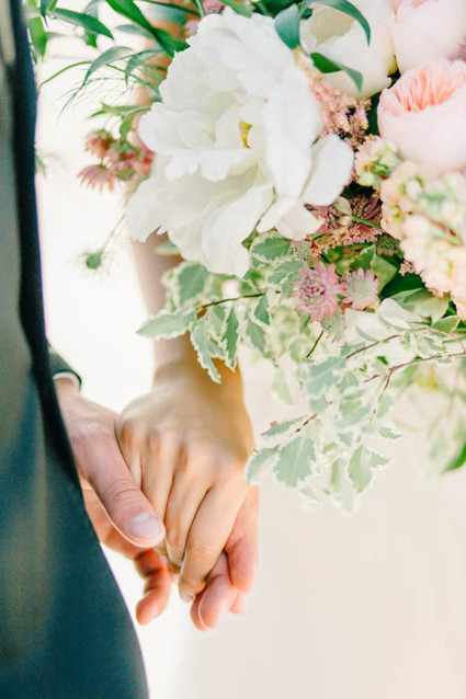 Fancy elopement inspiration at La Laguna Rosa de Torrevieja in Spain Inspiration