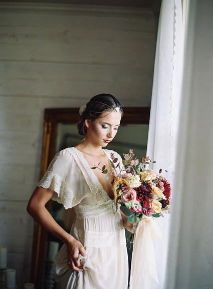 Coastal fall wedding ideas at the Steeple House in Maui