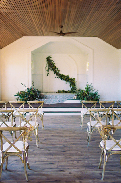 Coastal fall wedding ideas at the Steeple House in Maui