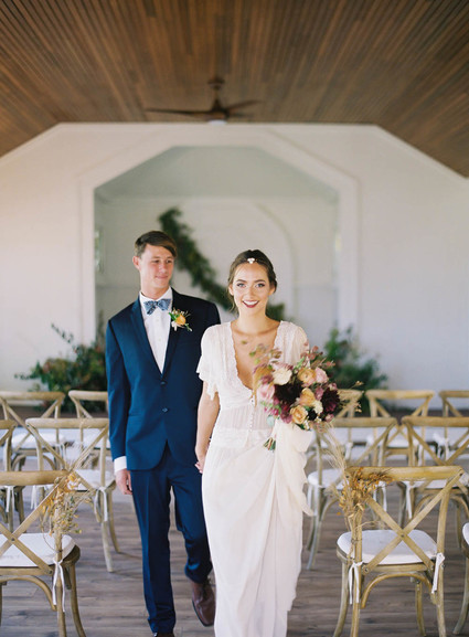 Coastal fall wedding ideas at the Steeple House in Maui