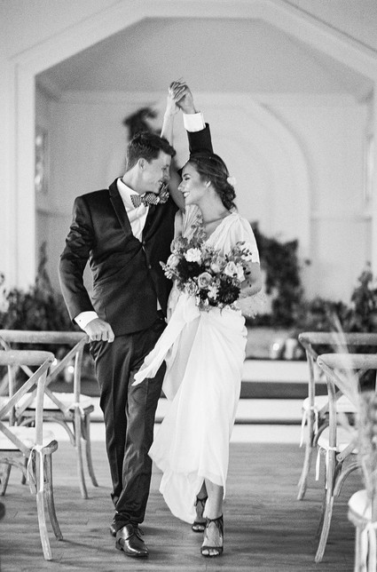 Coastal fall wedding ideas at the Steeple House in Maui