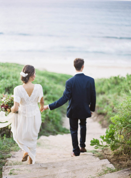 Coastal fall wedding ideas at the Steeple House in Maui