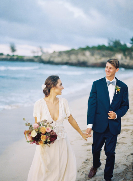 Coastal fall wedding ideas at the Steeple House in Maui