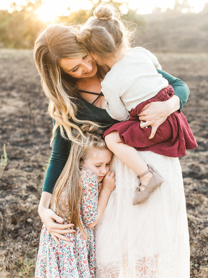 Natural light family photos by Elate Family on 100 Layer Cakelet Inspiration