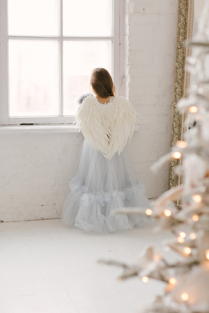 White and gold Christmas wonderland decor ideas