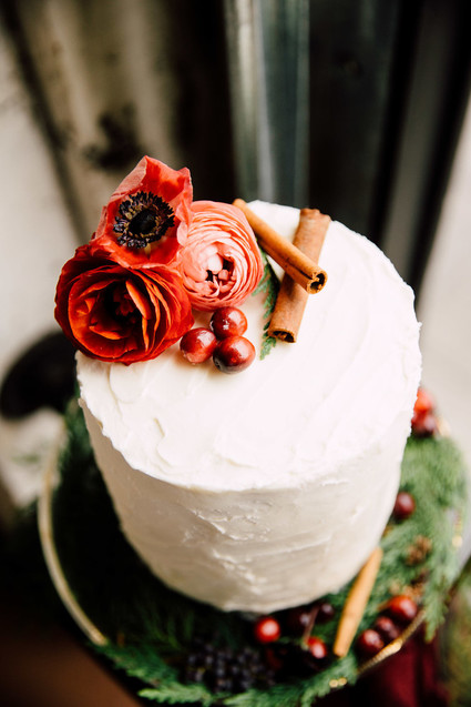 Small wintery wedding cake Inspiration