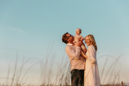 golden hour family photos in Playa Del Rey by Nicki Sebastian