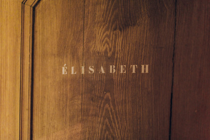 Intimate winter wedding at Chateau de Montplaisant in France