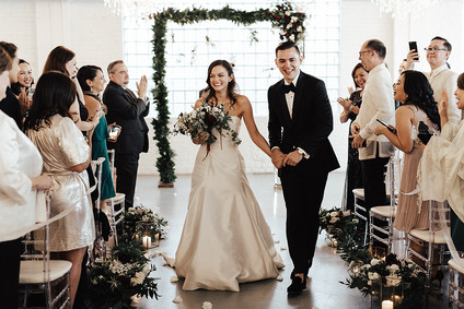 Modern winter Chicago wedding at the Chicago Athletic Association