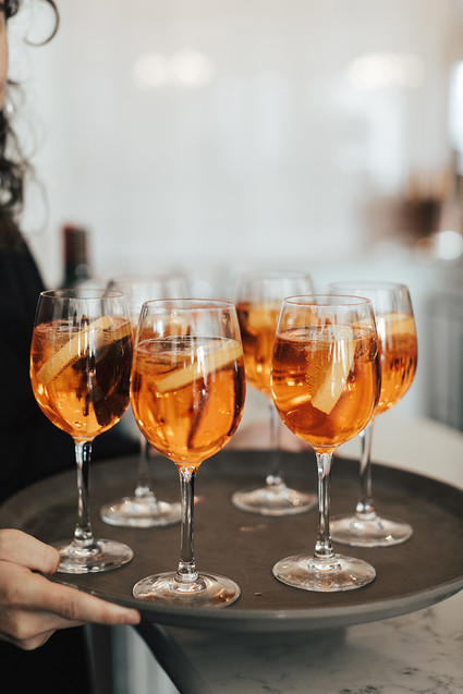 Modern winter Chicago wedding at the Chicago Athletic Association