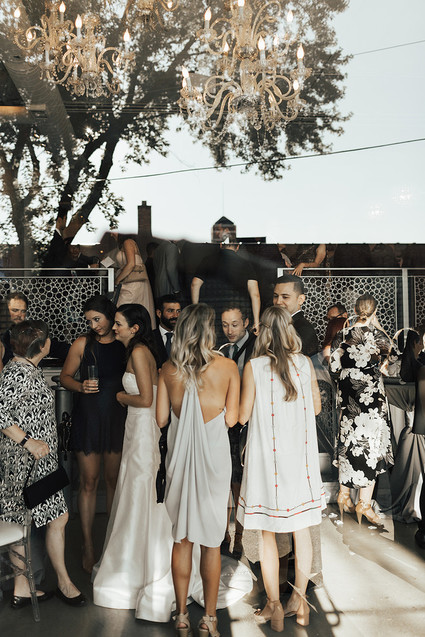 Modern winter Chicago wedding at the Chicago Athletic Association