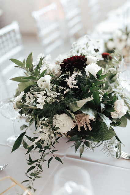 Modern winter Chicago wedding at the Chicago Athletic Association