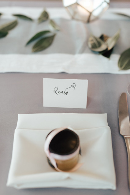 Modern winter Chicago wedding at the Chicago Athletic Association Inspiration
