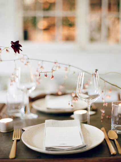 Feminine neutral wedding ideas at Foxfire Mountain House in the Catskills