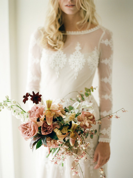 Feminine neutral wedding ideas at Foxfire Mountain House in the Catskills