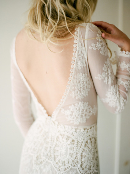 Feminine neutral wedding ideas at Foxfire Mountain House in the Catskills Inspiration