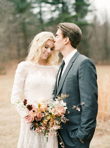 Feminine neutral wedding ideas at Foxfire Mountain House in the Catskills