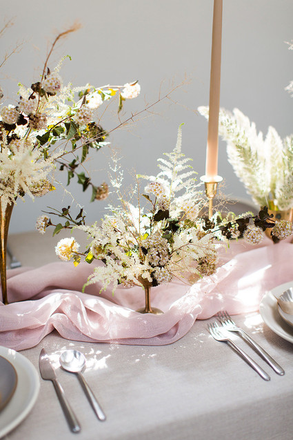 Romantic natural spring tablescape ideas