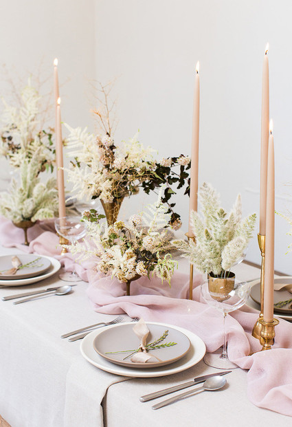 Romantic natural spring tablescape ideas