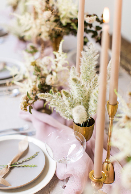 Romantic natural spring tablescape ideas
