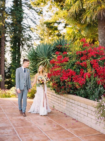 Modern feminine Santa Cruz wedding with boho details