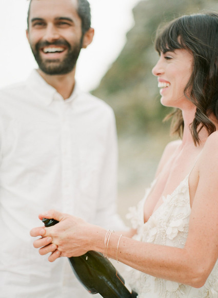 Rustic modern beach elopement ideas in Greece