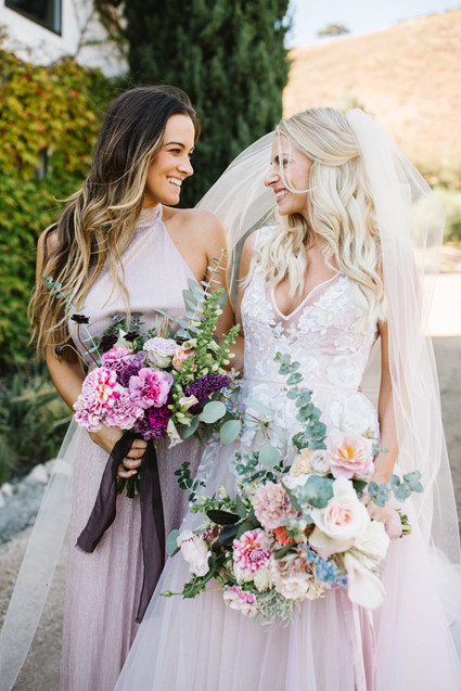 Stylish, whimsical, floral wedding at De Tierra Vineyards
