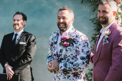 Stylish, whimsical, floral wedding at De Tierra Vineyards