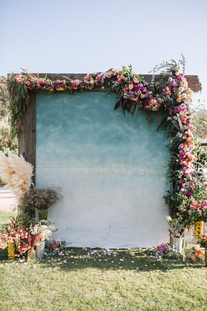 Stylish, whimsical, floral wedding at De Tierra Vineyards