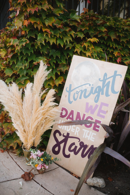 Stylish, whimsical, floral wedding at De Tierra Vineyards