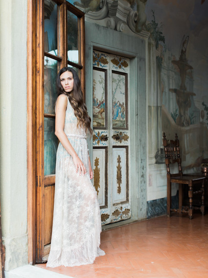 Romantic Tuscan boudoir session