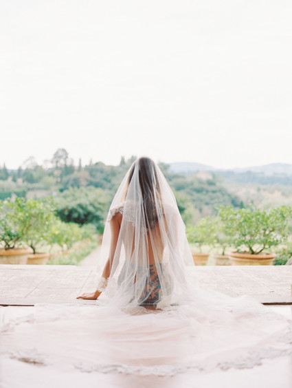 Romantic Tuscan boudoir session