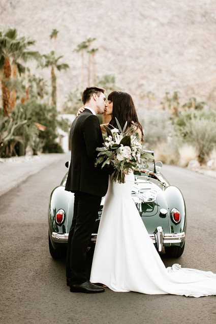 Classic modern Palm Springs wedding at the Avalon