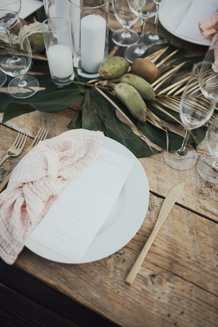 Tropical earth tone Palm Springs wedding at Colony 29 Inspiration