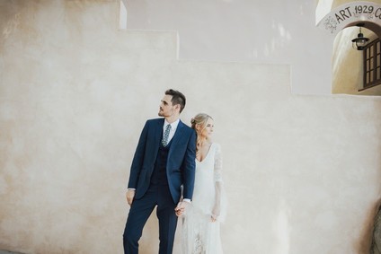 Tropical earth tone Palm Springs wedding at Colony 29