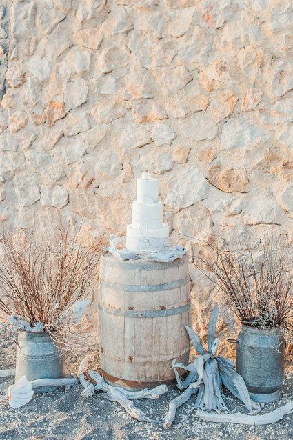Vibrant beachy wedding editorial in Santorini