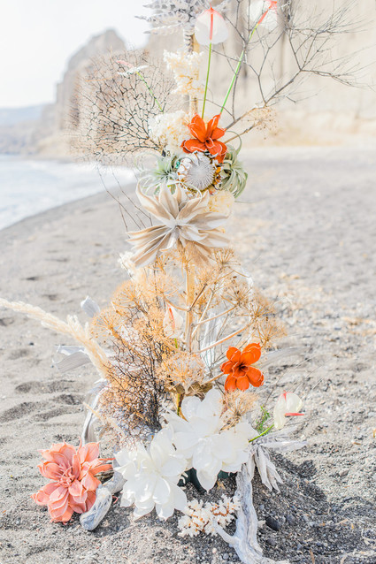 Vibrant beachy wedding editorial in Santorini