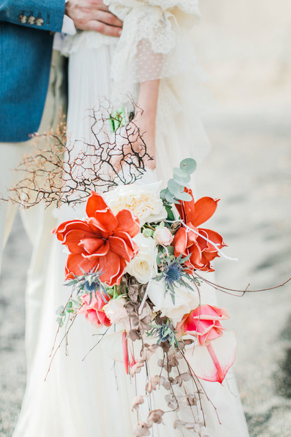 Vibrant beachy wedding editorial in Santorini