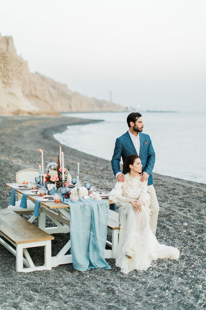 Vibrant beachy wedding editorial in Santorini